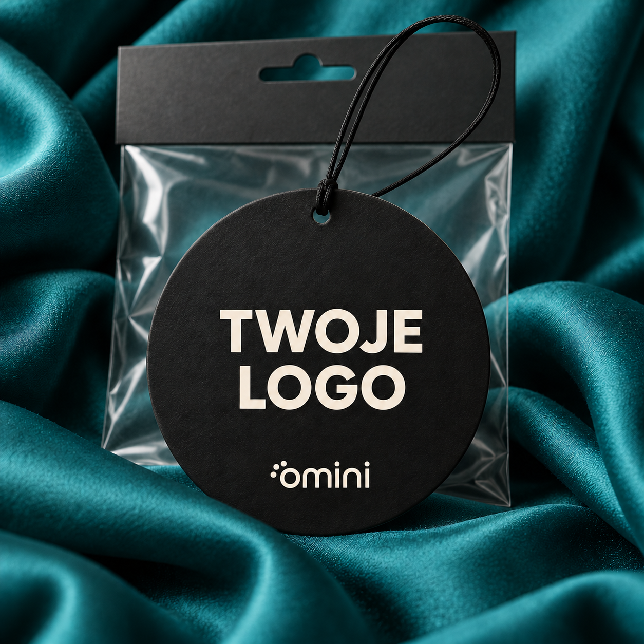 Poglądowa zawieszka z napisem Twoje Logo na turkusowym tle